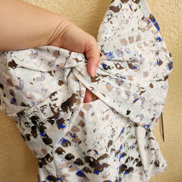 DKNY SPLASH Twist-Front Cutout One-Piece Swimsuit Size 10  Mermaid Scales White - Picture 8 of 8